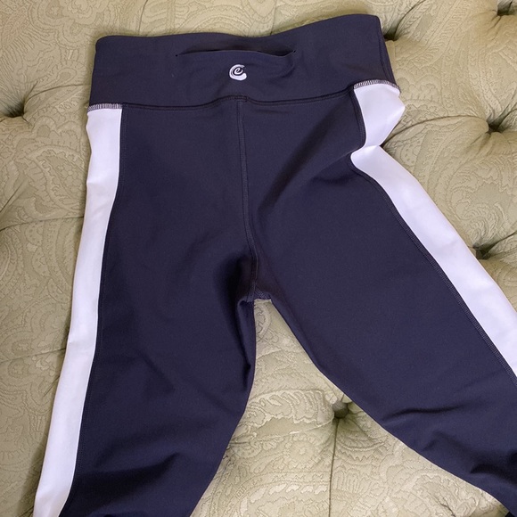 Johnny Was Calme Color Blocked Sports Bra & Leggings Set Size XS NWT Retail $206 - Picture 13 of 14